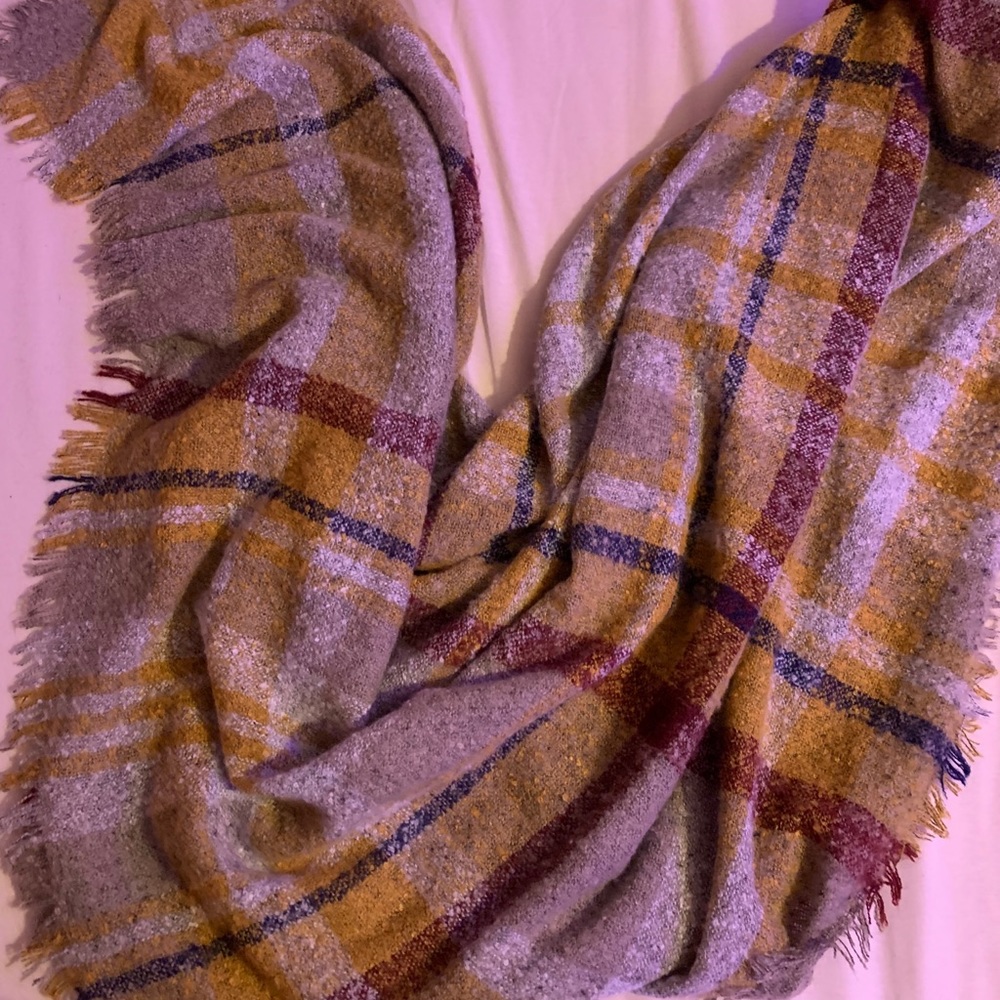 Large multi use scarf